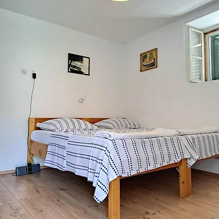 Cica Tatil Evi Komiža